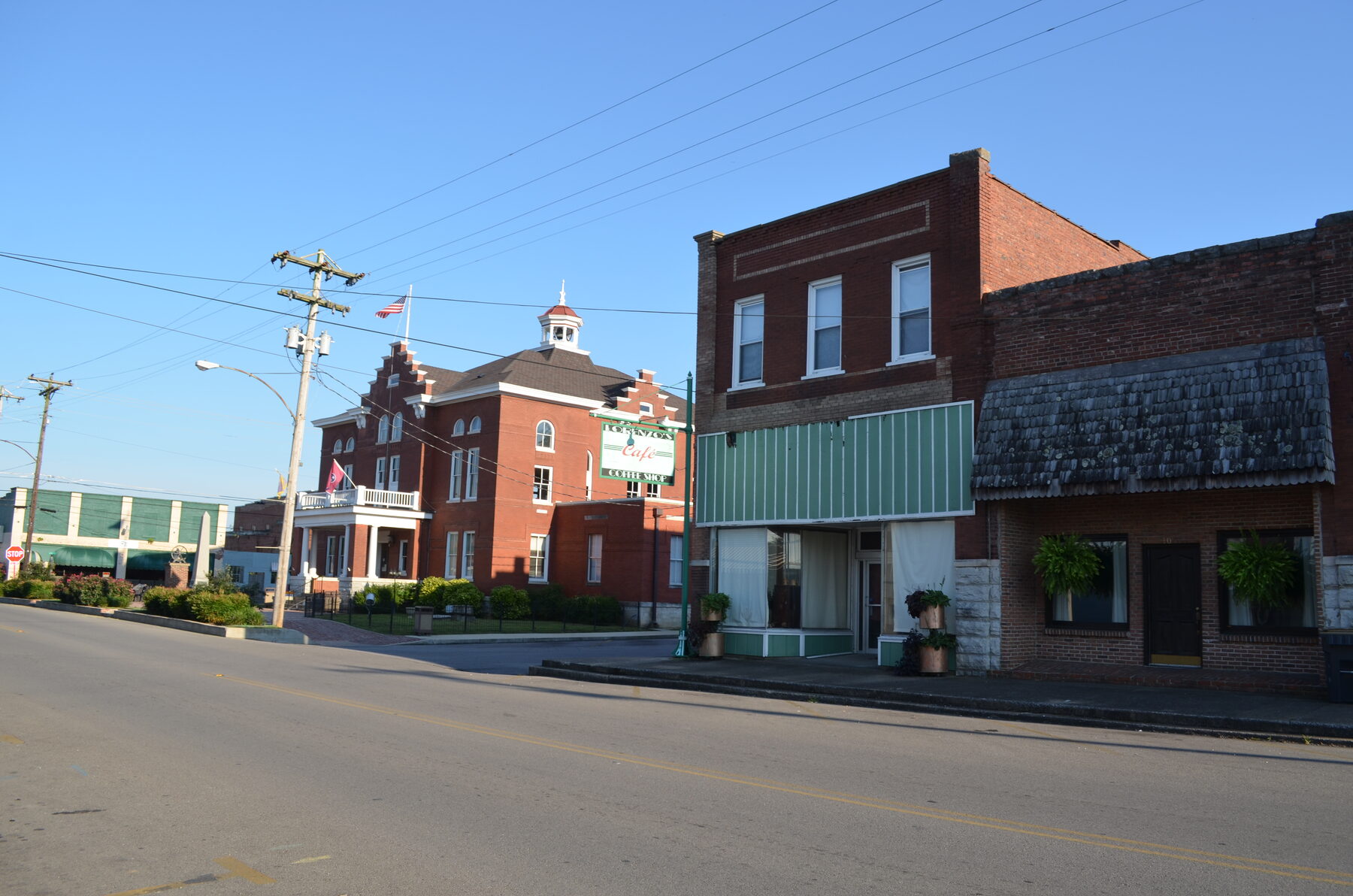 Geotagged photo of Hartsville town square near the Trousdale County Courthouse in Hartsville, Tennessee
